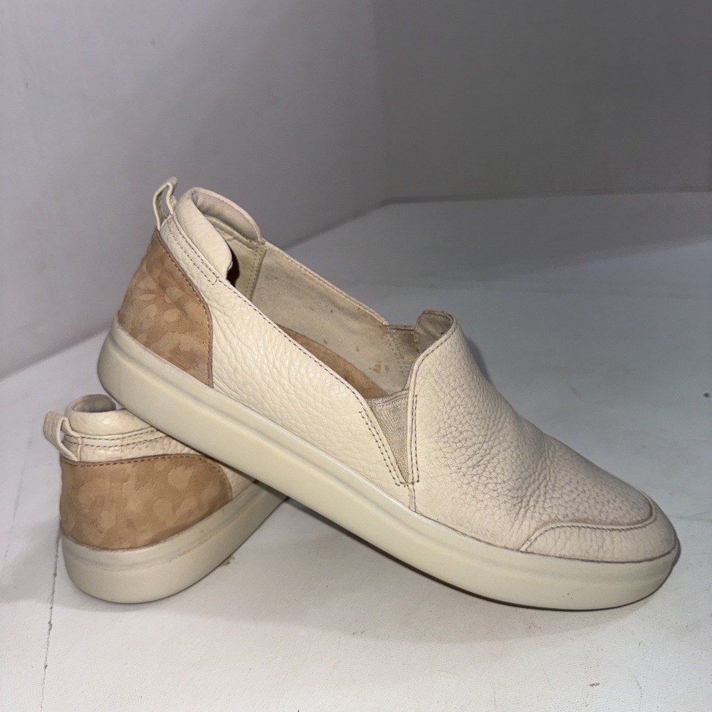 Vionic Penelope White Leather Minimalist Slip-On Sneakers Quiet Luxury Shoes 9